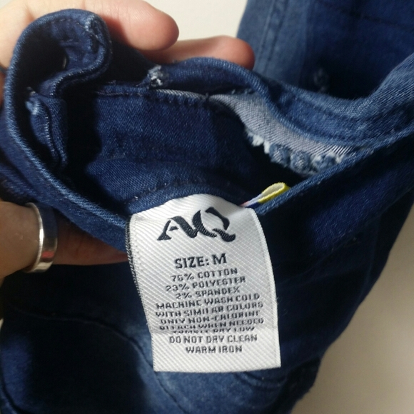 Overall stretchy dark Jean shorts size M - Picture 5 of 7